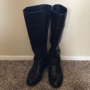 Black boot